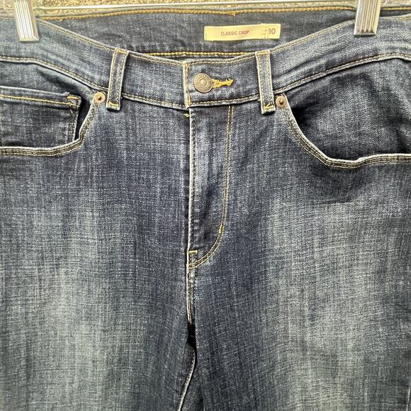 Levis Mid Rise Classic Crop Jeans Womens 10 Blue Denim Med Wash Casual EUC! - Picture 4 of 16